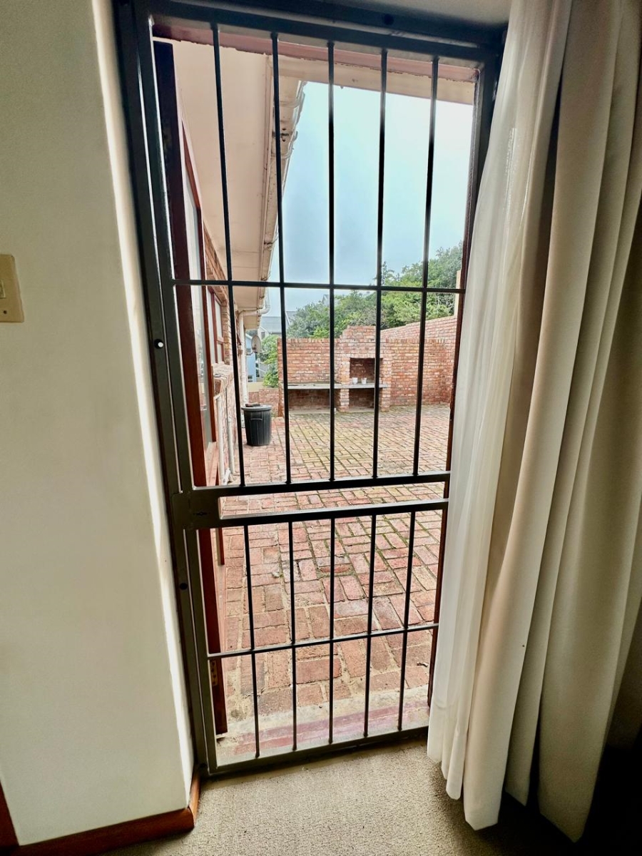 4 Bedroom Property for Sale in Bayview Western Cape